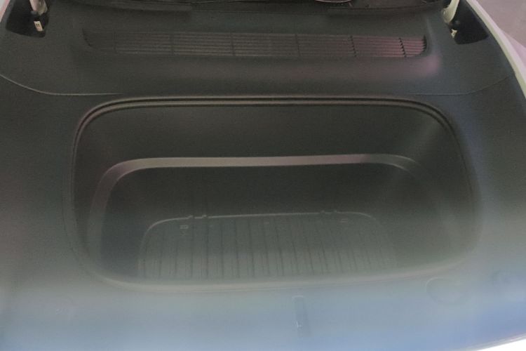 Tesla Model Y 2026 #20 Tesla Model Y 2026 car image #20