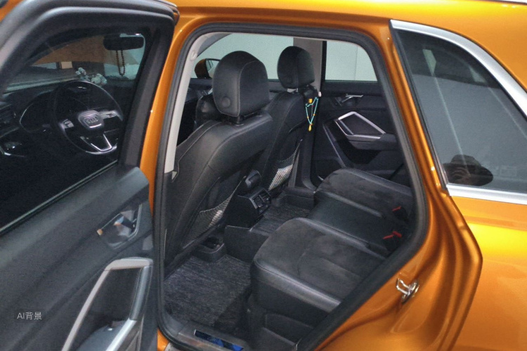 Audi Q3 2020 car image #19