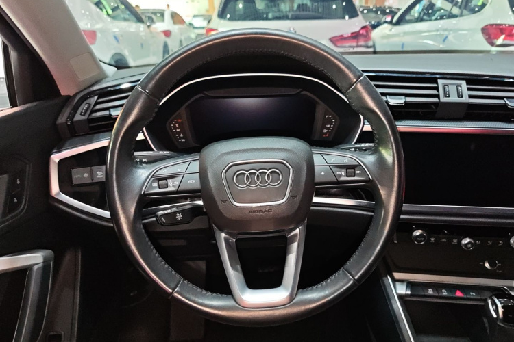 Audi Q3 2021 #15 Audi Q3 2021 car image #15