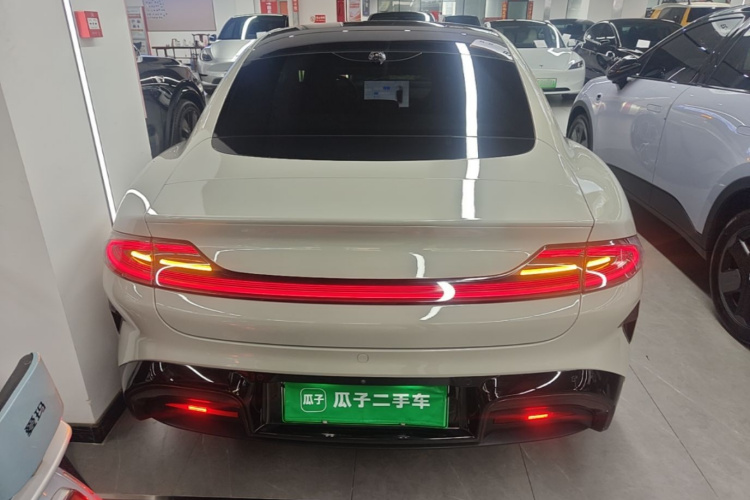 MI SU7 2024 car image #6