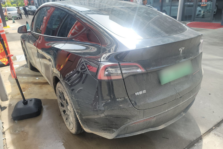 Tesla Model Y 2022 car image #5