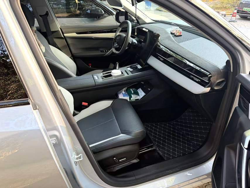 GEELY Boyue L 2024 image de voiture #4