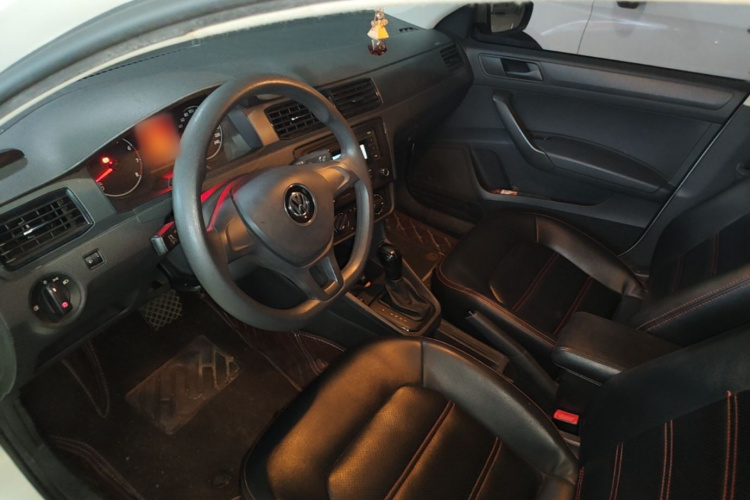 Volkswagen Santana 2018 car image #16