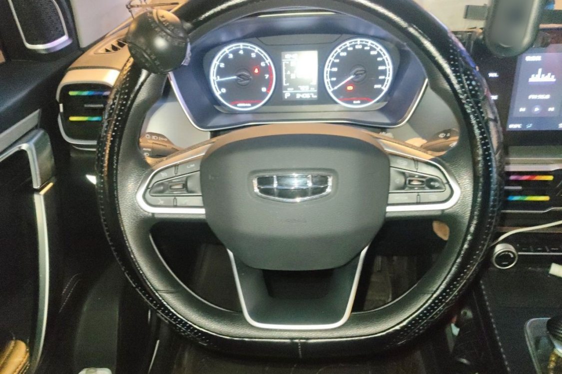GEELY Coolray 2024 car image #22