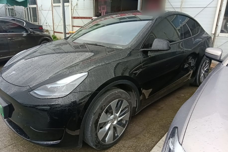 Tesla Model Y 2023 #2 Tesla Model Y 2023 car image #2