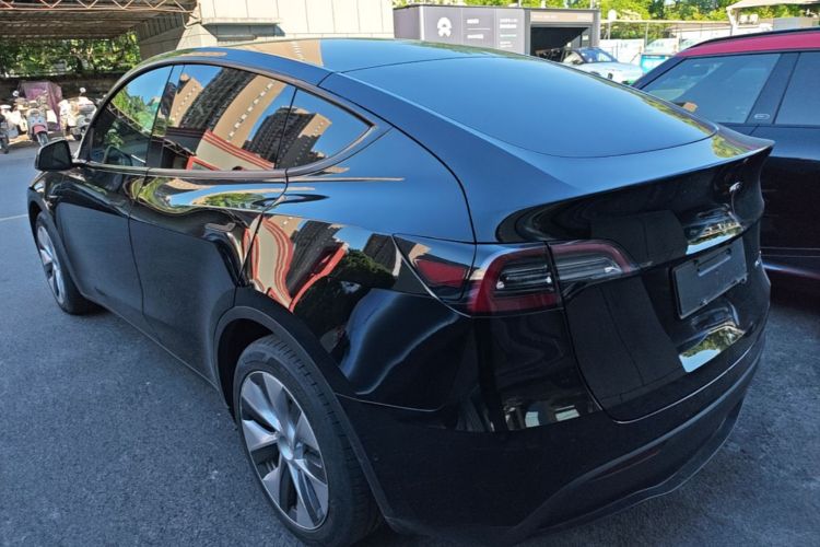 Tesla Model Y 2021 #5 Tesla Model Y 2021 car image #5