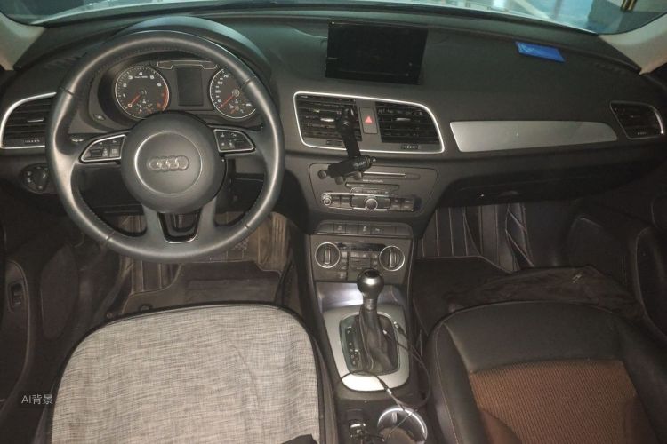 Audi Q3 2019 car image #11