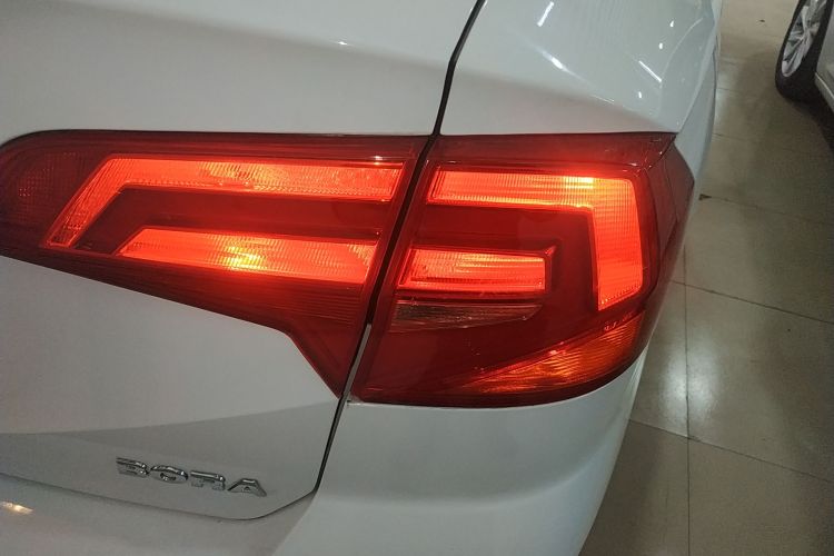 Volkswagen Bora 2016 image de voiture #8