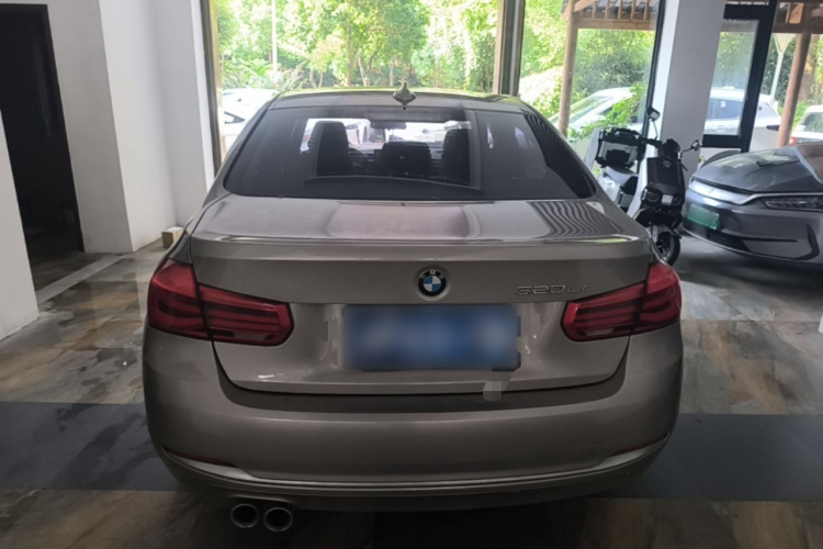 BMW 3 Series 2019 car image #6
