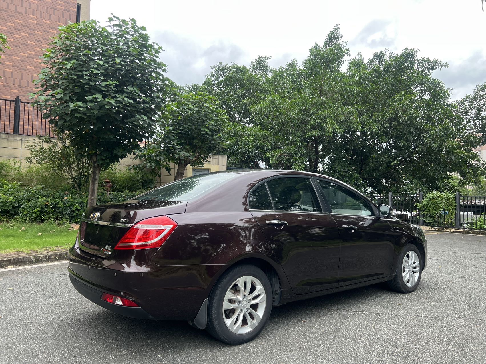 GEELY Emgrand 2015 #4 GEELY Emgrand 2015 car image #4