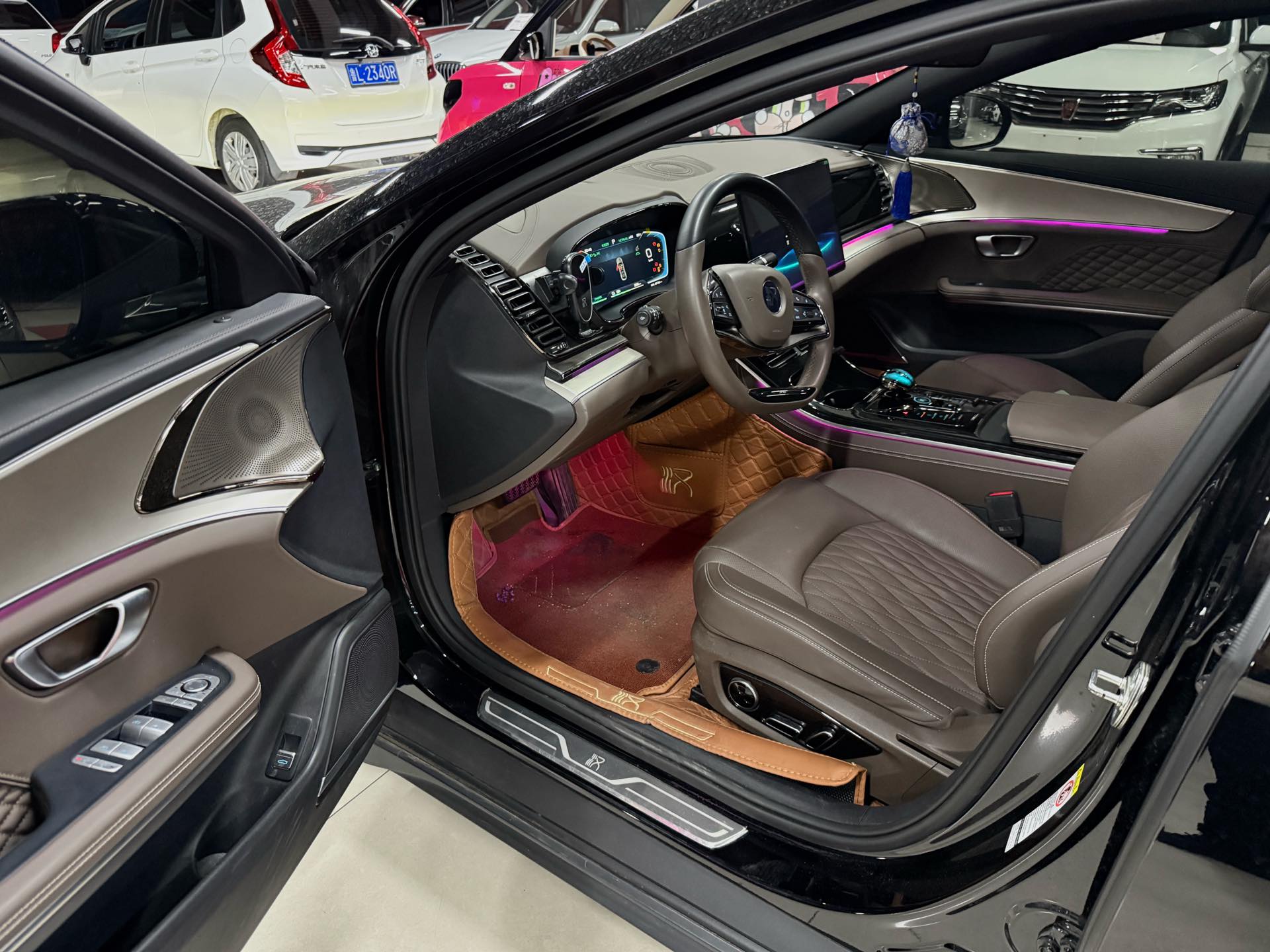 BYD Han 2023 car image #2