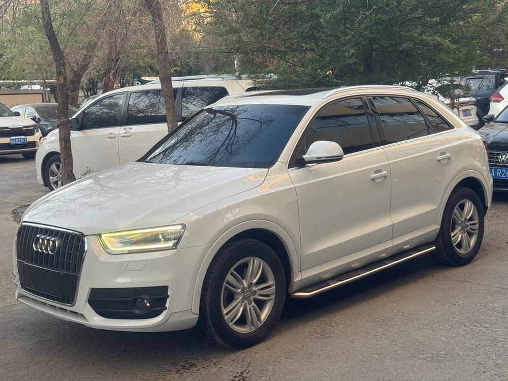 Audi Q3 2015 Audi Q3 2015 immagine di auto