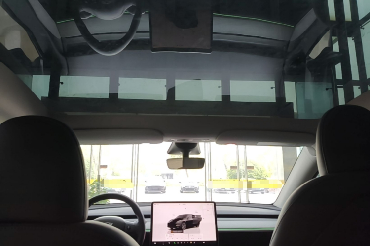 Tesla Model Y 2023 #18 Tesla Model Y 2023 car image #18