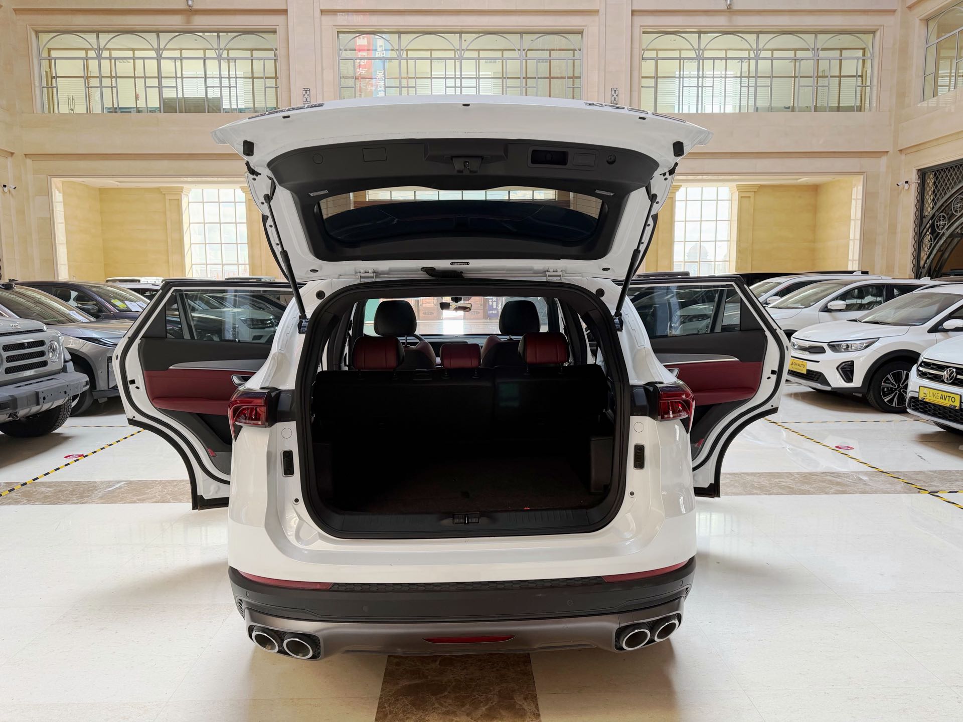 Jetour X70 PLUS 2022 car image #12