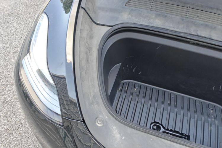 Tesla Model Y 2021 #23 Tesla Model Y 2021 car image #23