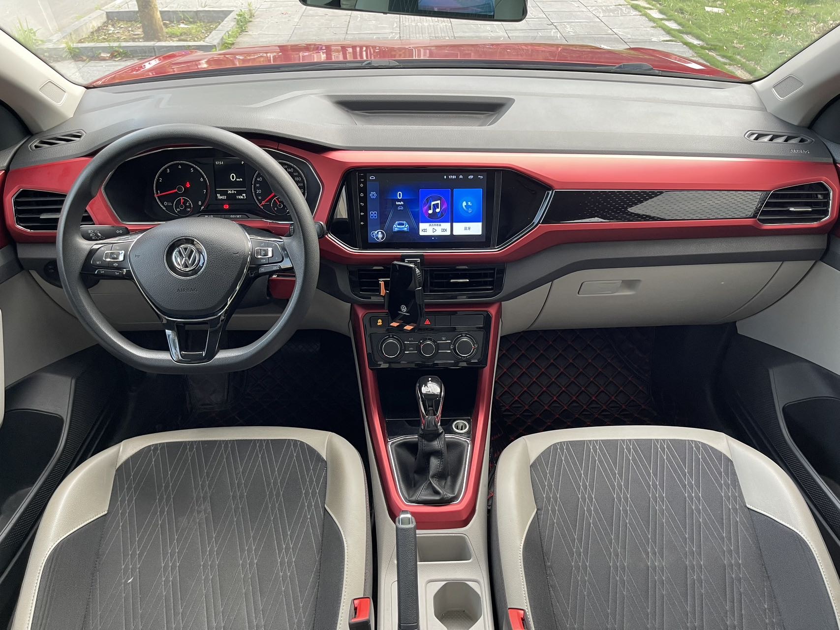 Volkswagen T-Cross 2019 #8 Volkswagen T-Cross 2019 car image #8