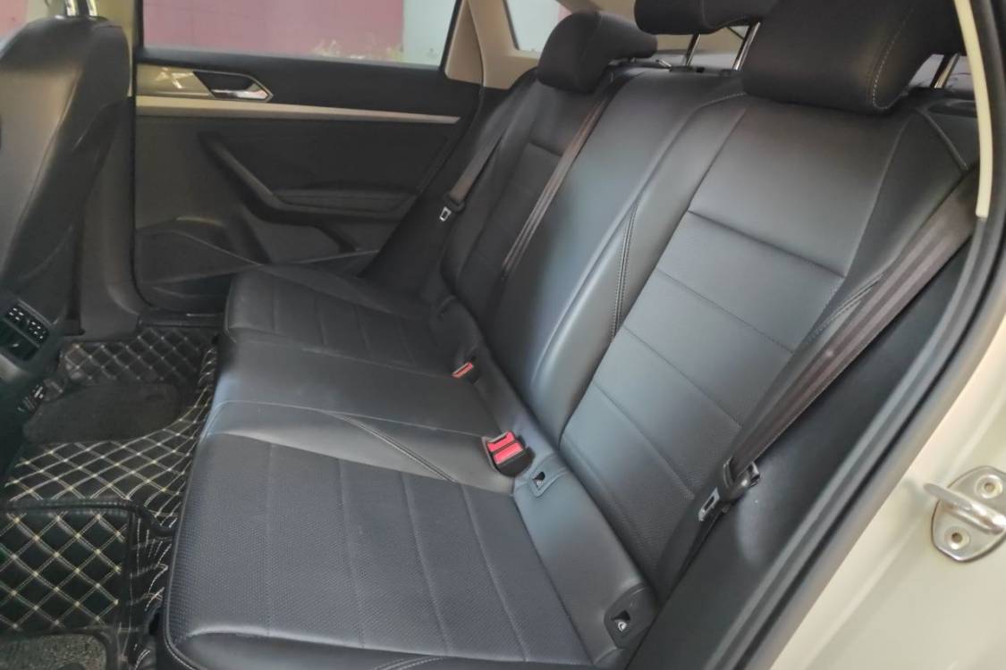 Volkswagen Lavida 2019 car image #19