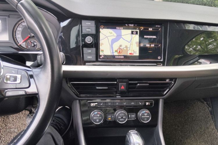 Volkswagen Lavida 2019 car image #15