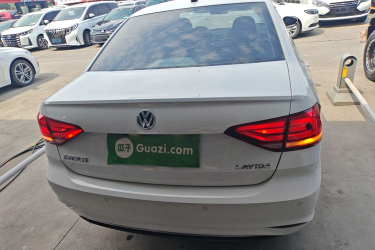 Volkswagen Lavida 2020 car image #4