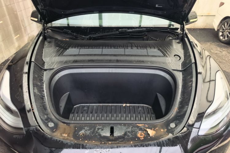 Tesla Model Y 2023 car image #22
