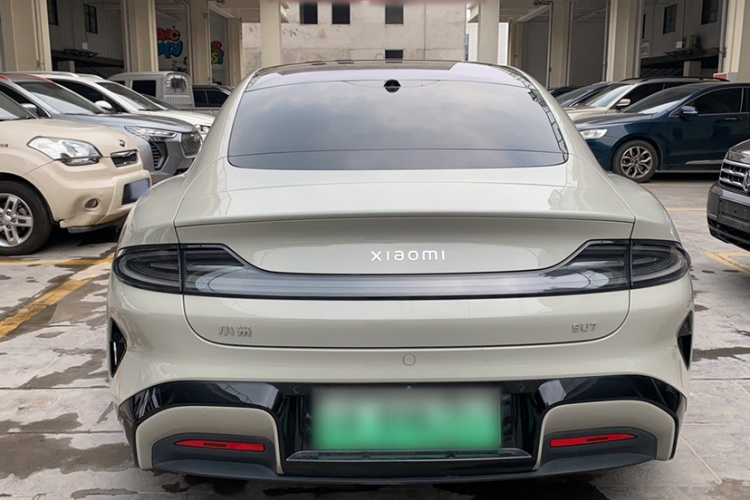 MI SU7 2024 car image #3