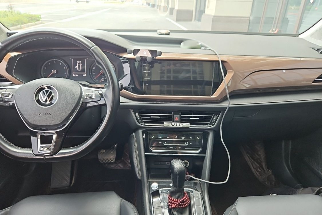 Volkswagen Tharu 2020 car image #21