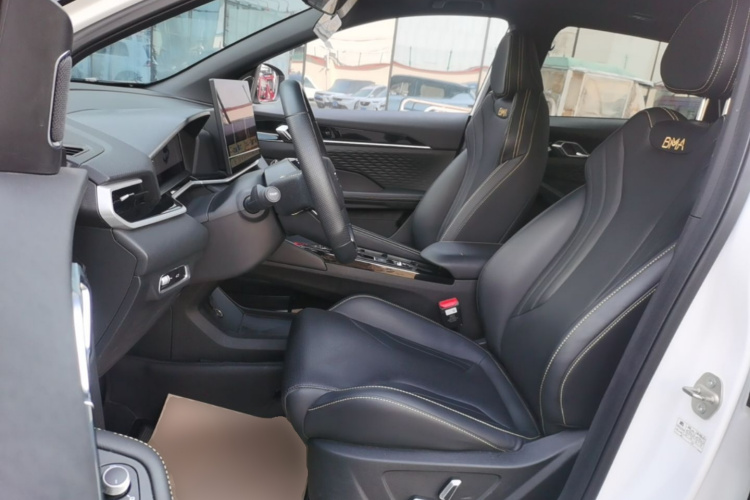 GEELY Coolray 2025 car image #15