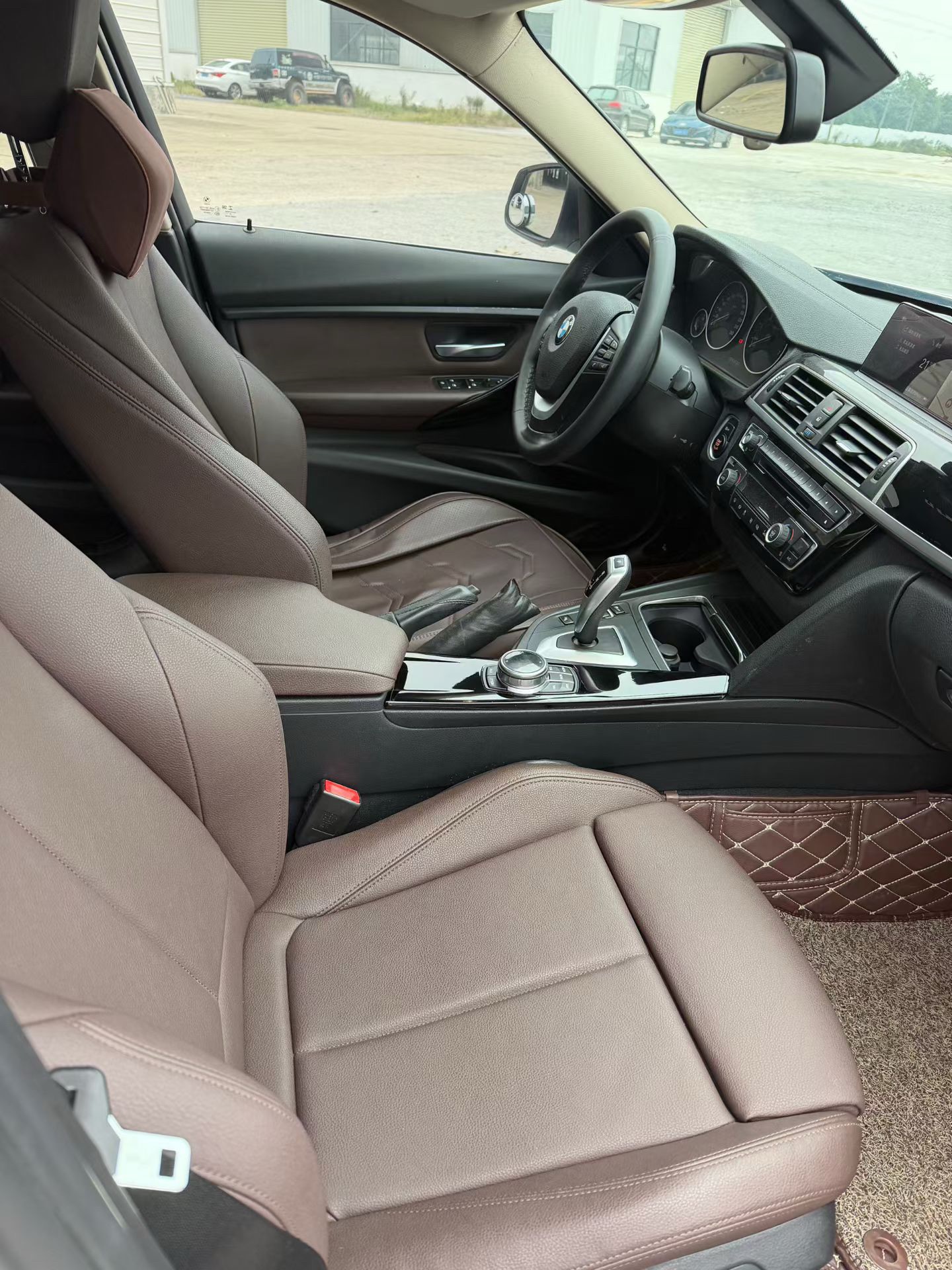 BMW 3 Series 2019 immagine di auto #2