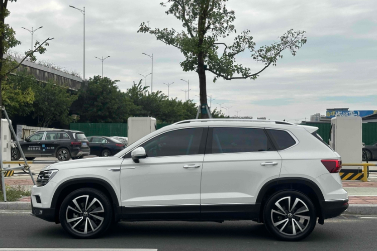 Volkswagen Tharu 2021 immagine di auto #5