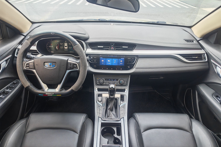 GEELY Emgrand 2019 car image #15