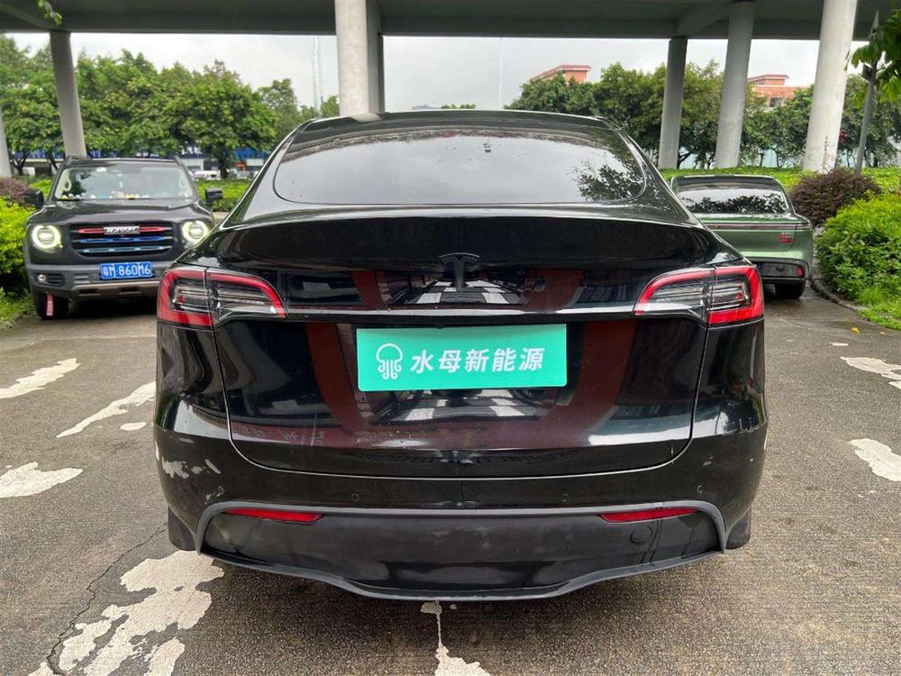 Tesla Model Y 2023 car image #6