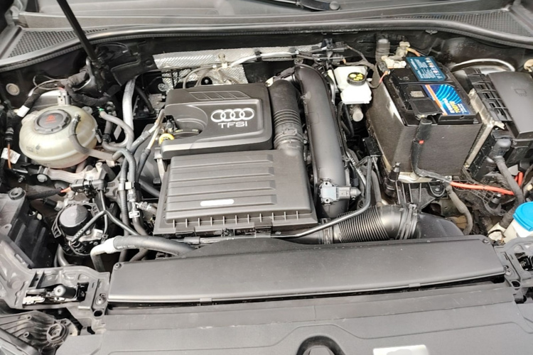 Audi Q3 2020 car image #22