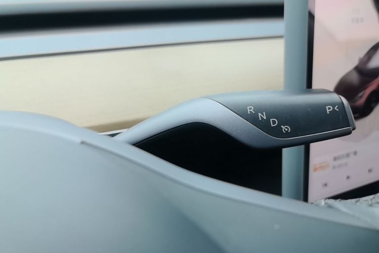 Tesla Model 3 2023 car image #14