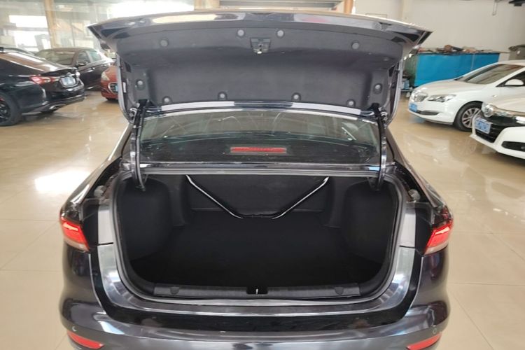 GEELY Emgrand 2021 car image #19