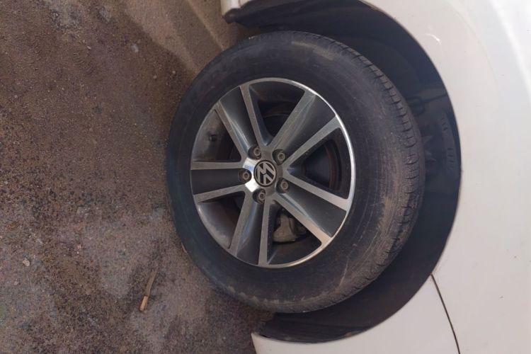 Volkswagen Polo 2016 car image #6