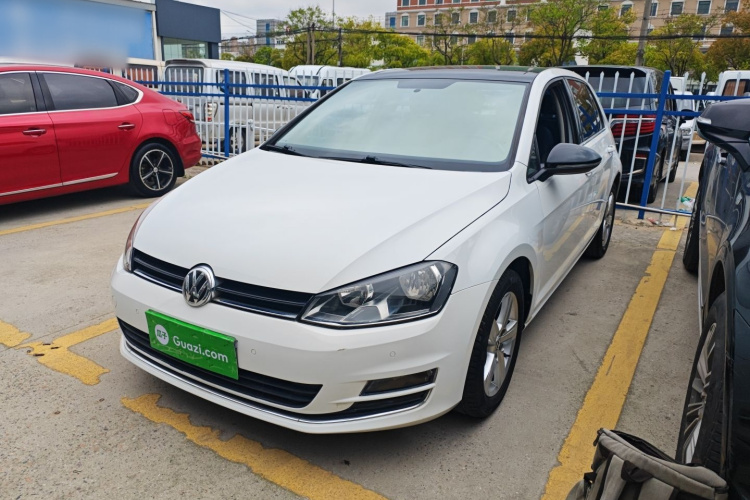 Volkswagen Golf 2017 imagen de coche #2