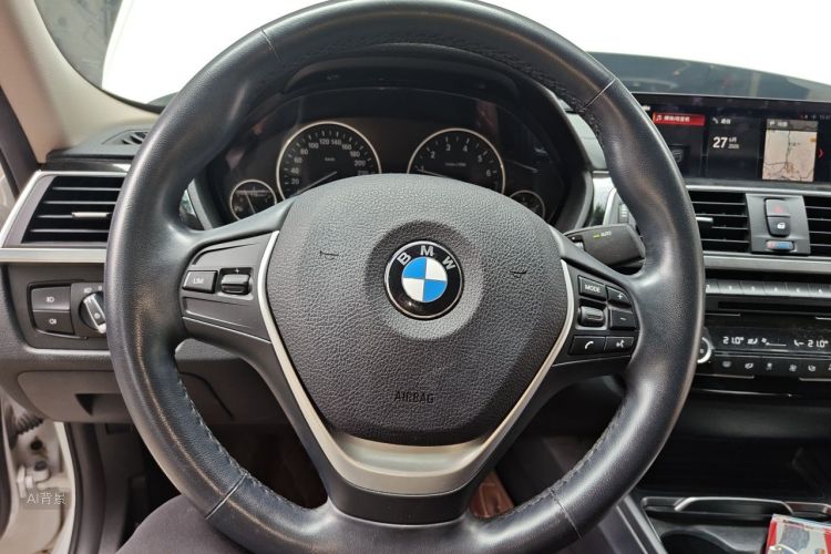 BMW 3 Series 2019 car image #12