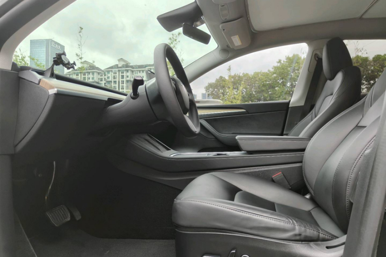Tesla Model Y 2023 #19 Tesla Model Y 2023 car image #19