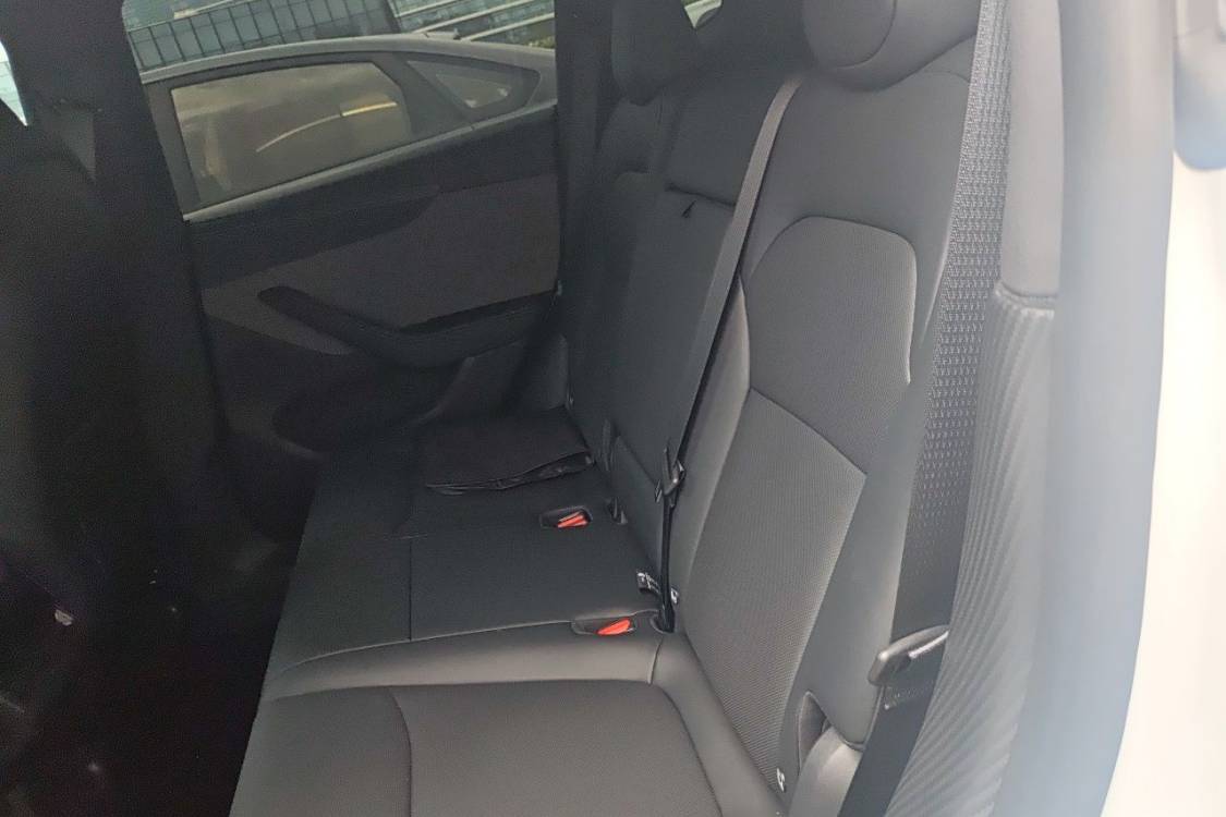 Tesla Model Y 2026 #19 Tesla Model Y 2026 car image #19