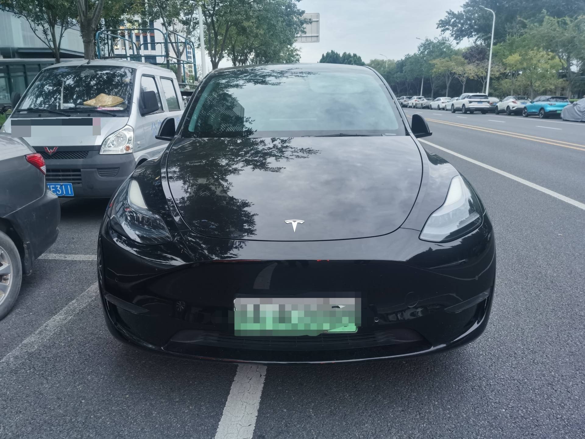 Tesla Model Y 2023 #7 Tesla Model Y 2023 car image #7