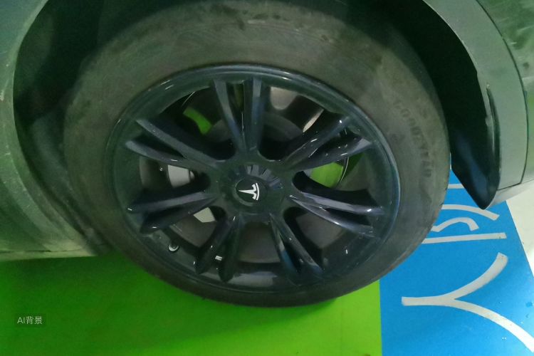 Tesla Model Y 2023 car image #9