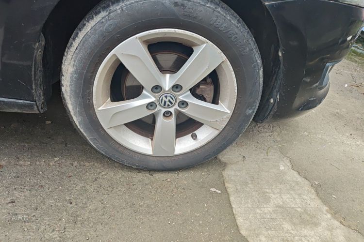 Volkswagen Santana 2015 car image #9