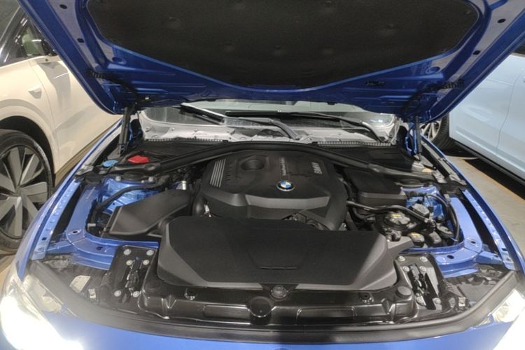 BMW 3 Series 2017 car image #26