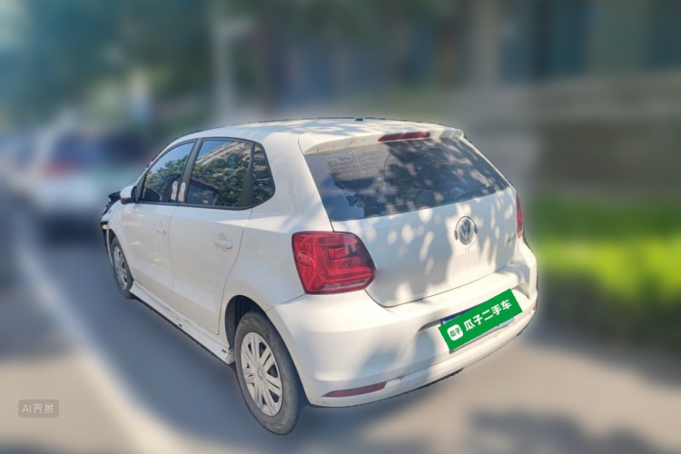Volkswagen Polo 2015 car image #5
