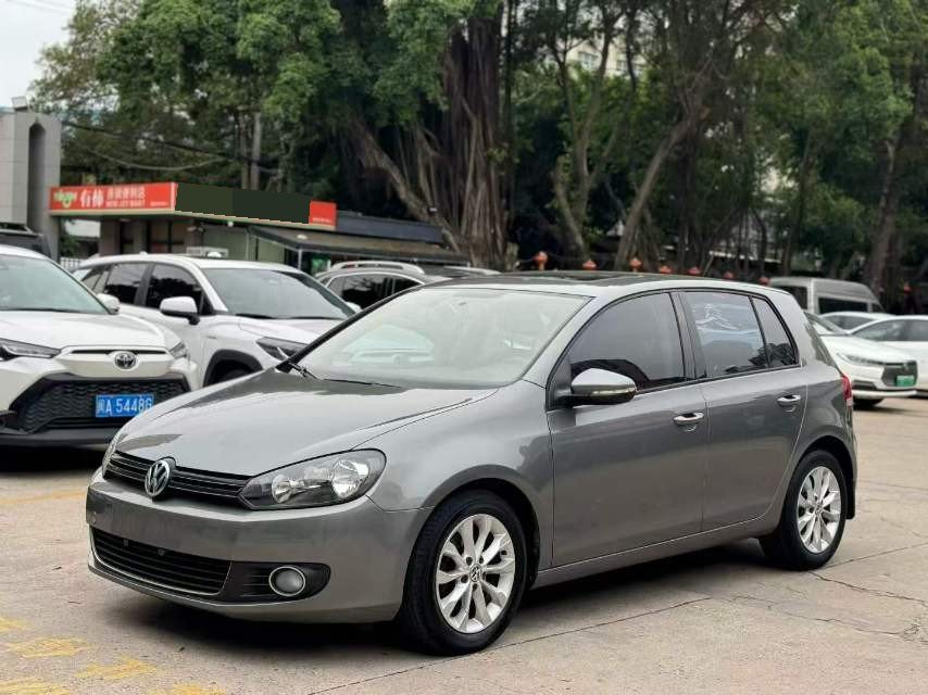 Volkswagen Golf 2012 car image 