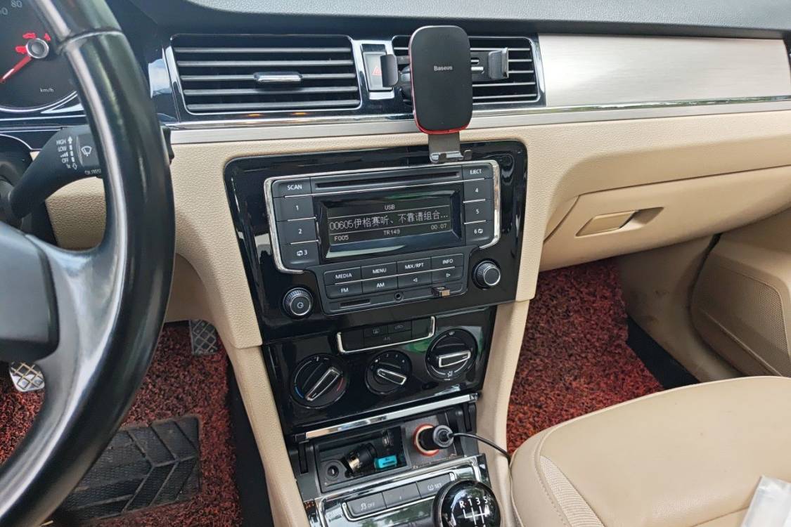 Volkswagen Bora 2014 صورة سيارة #26