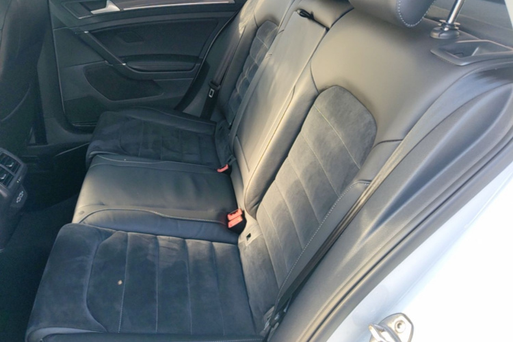 Volkswagen Golf 2019 #17 Volkswagen Golf 2019 car image #17