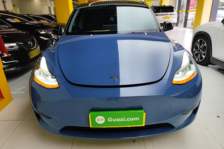 Tesla Model Y 2023 car image #3