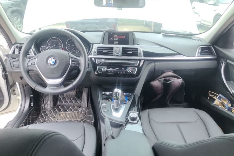 BMW 3 Series 2017 #10 BMW 3 Series 2017 car image #10