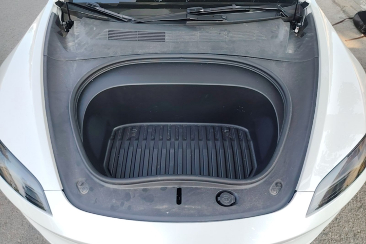 Tesla Model 3 2025 car image #20
